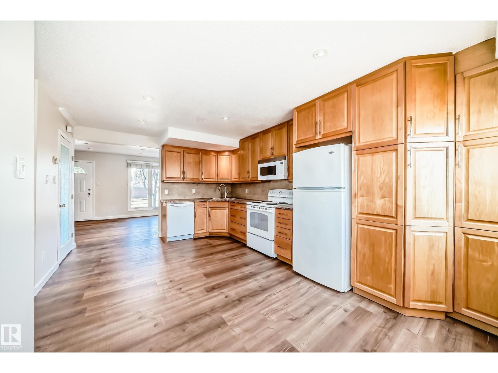3139 109 St Nw, Edmonton, Alberta  T6J 4N6 - Photo 9 - E4485429