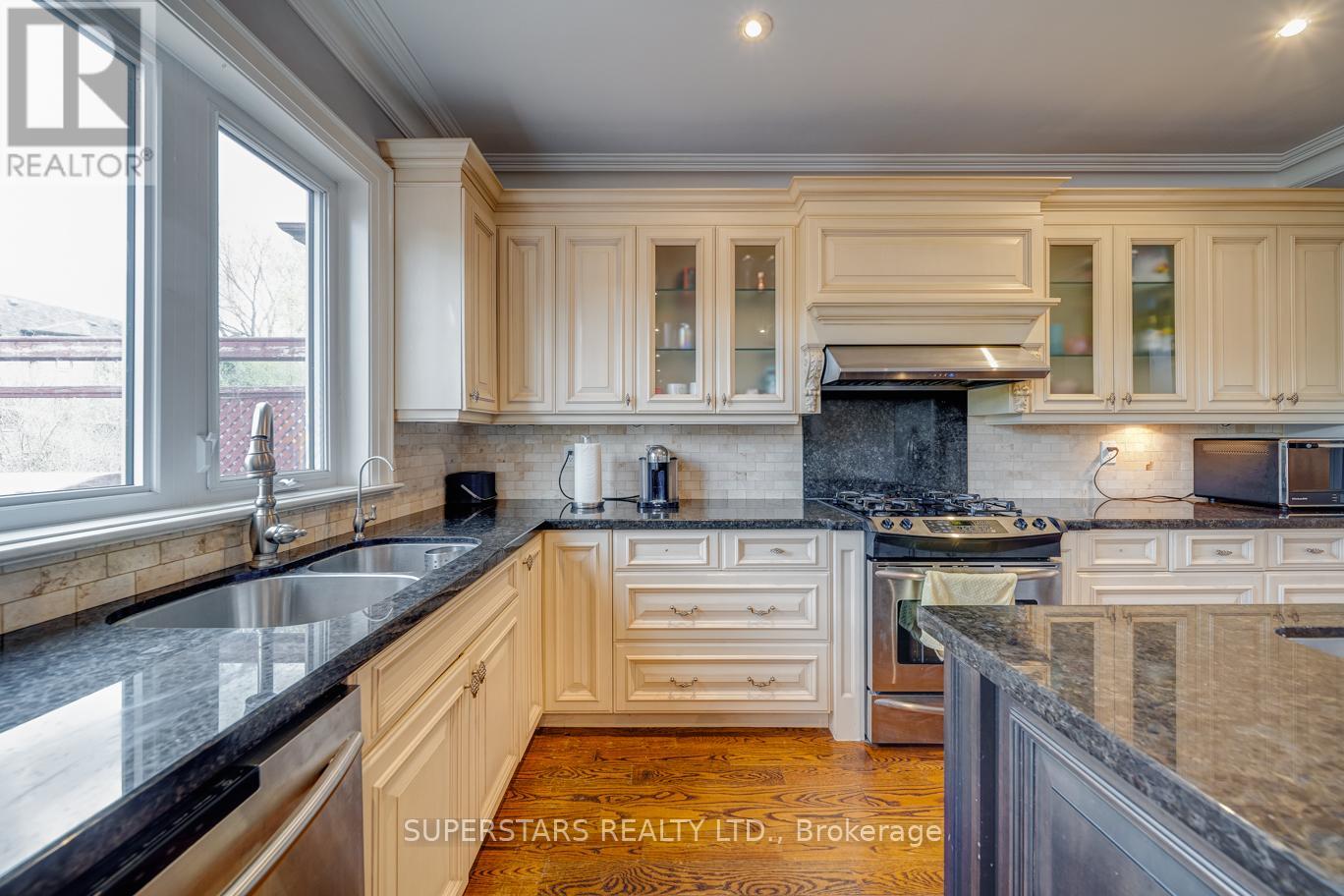 176 Homewood Avenue, Toronto, Ontario  M2M 1K5 - Photo 9 - C13074070