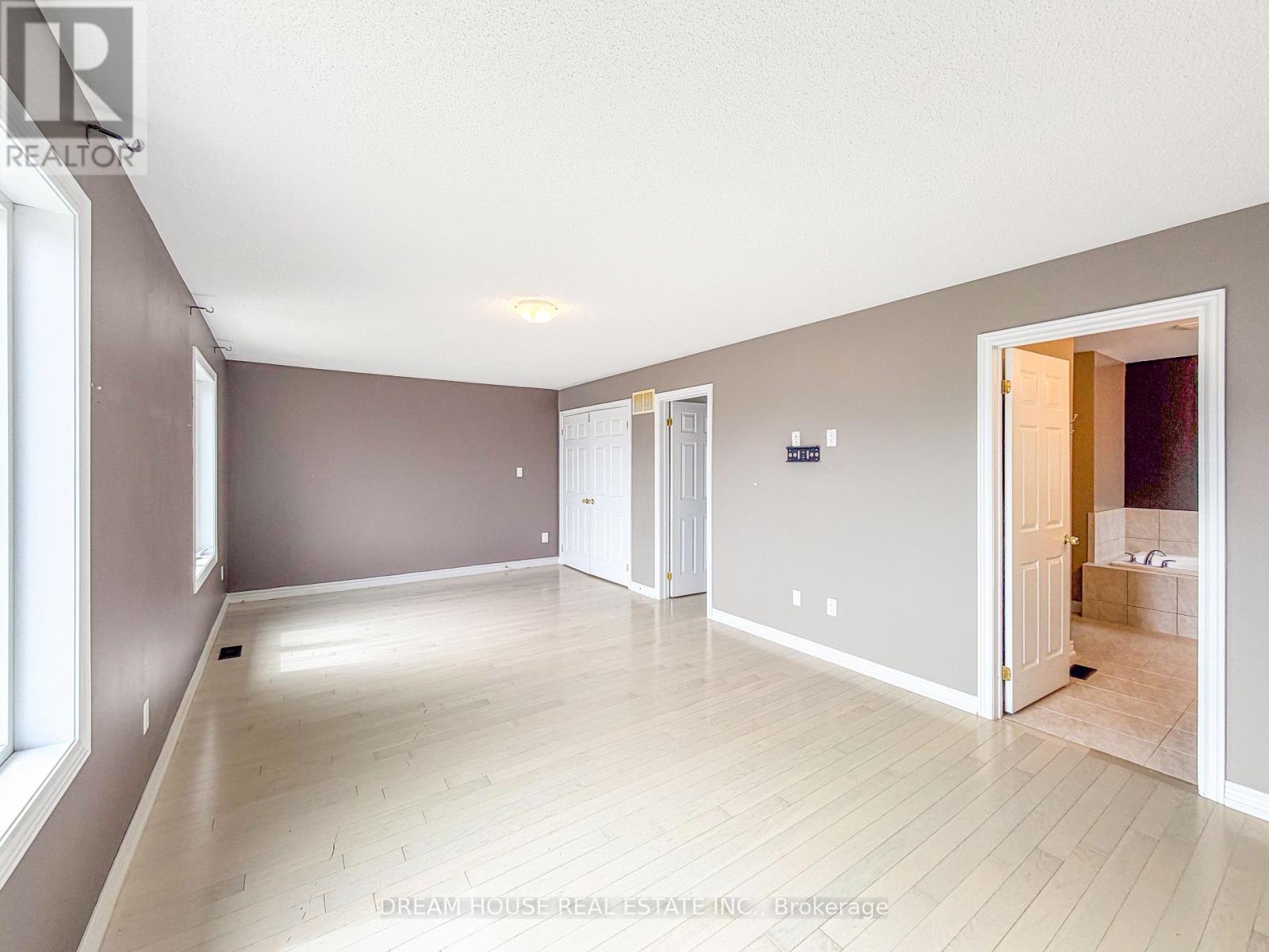 1383 Dallman Street, Innisfil, Ontario  L0L 1W0 - Photo 14 - N13072118