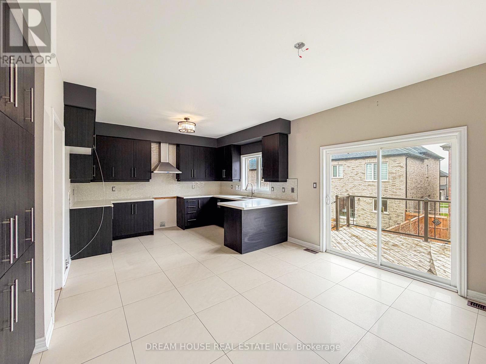 1383 Dallman Street, Innisfil, Ontario  L0L 1W0 - Photo 11 - N13072118