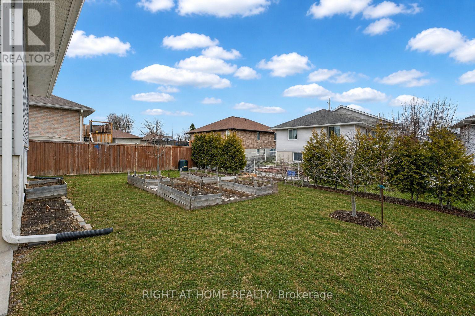 48 Freedom Crescent, Quinte West, Ontario  K8V 0C2 - Photo 35 - X12917536