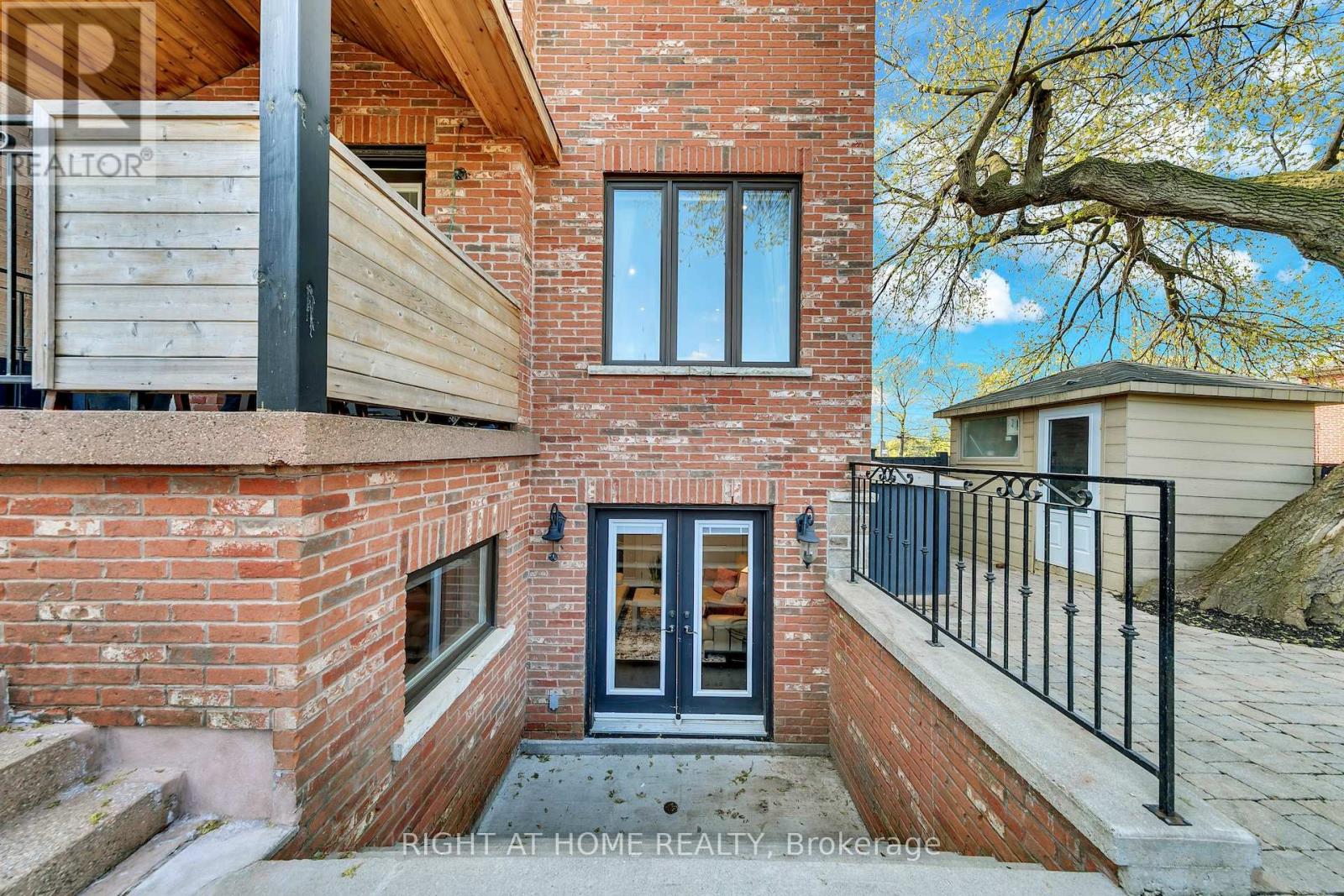 204 Maple Leaf Drive, Toronto, Ontario  M6L 1P1 - Photo 49 - W13071312
