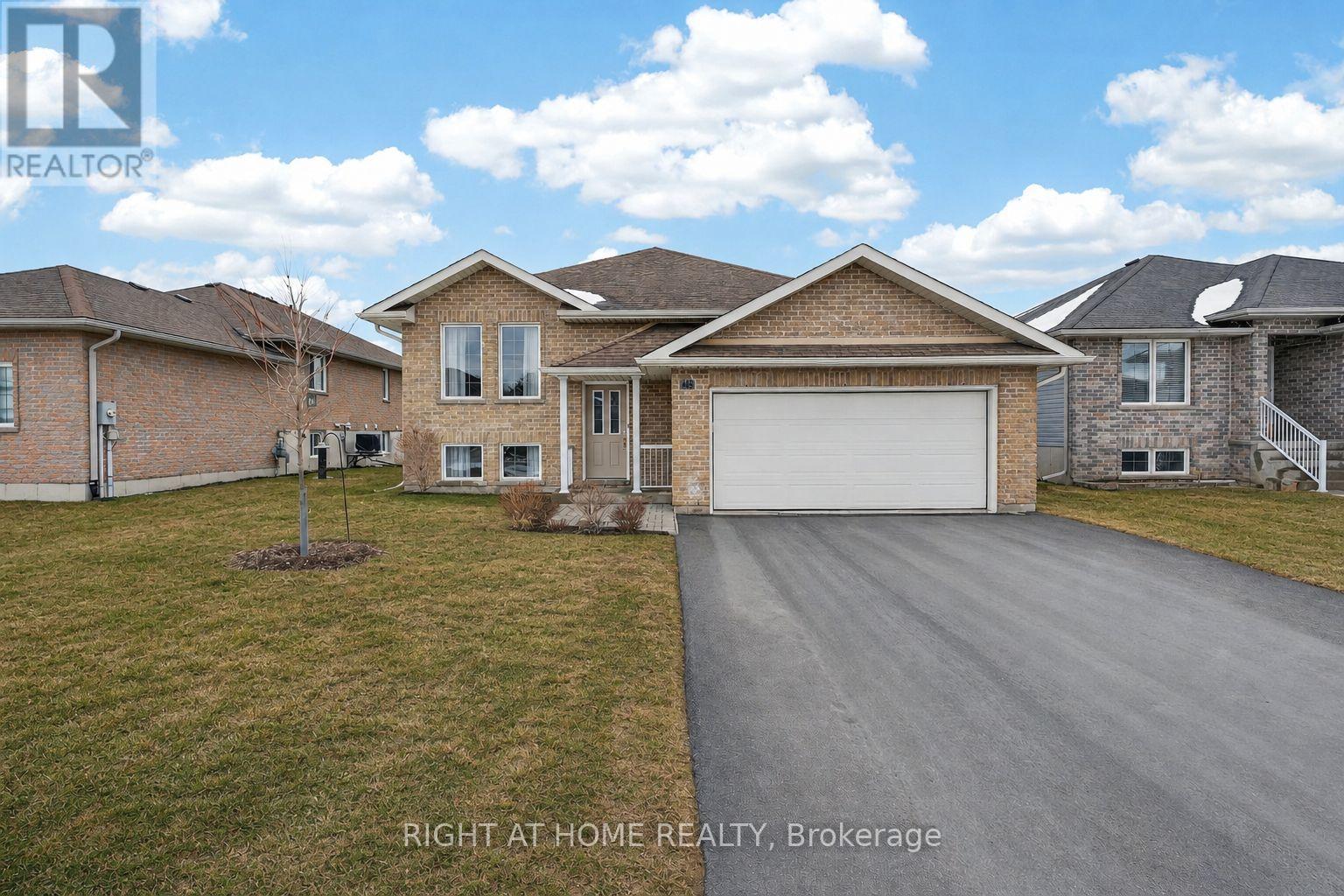 48 FREEDOM CRESCENT, Quinte West, Ontario