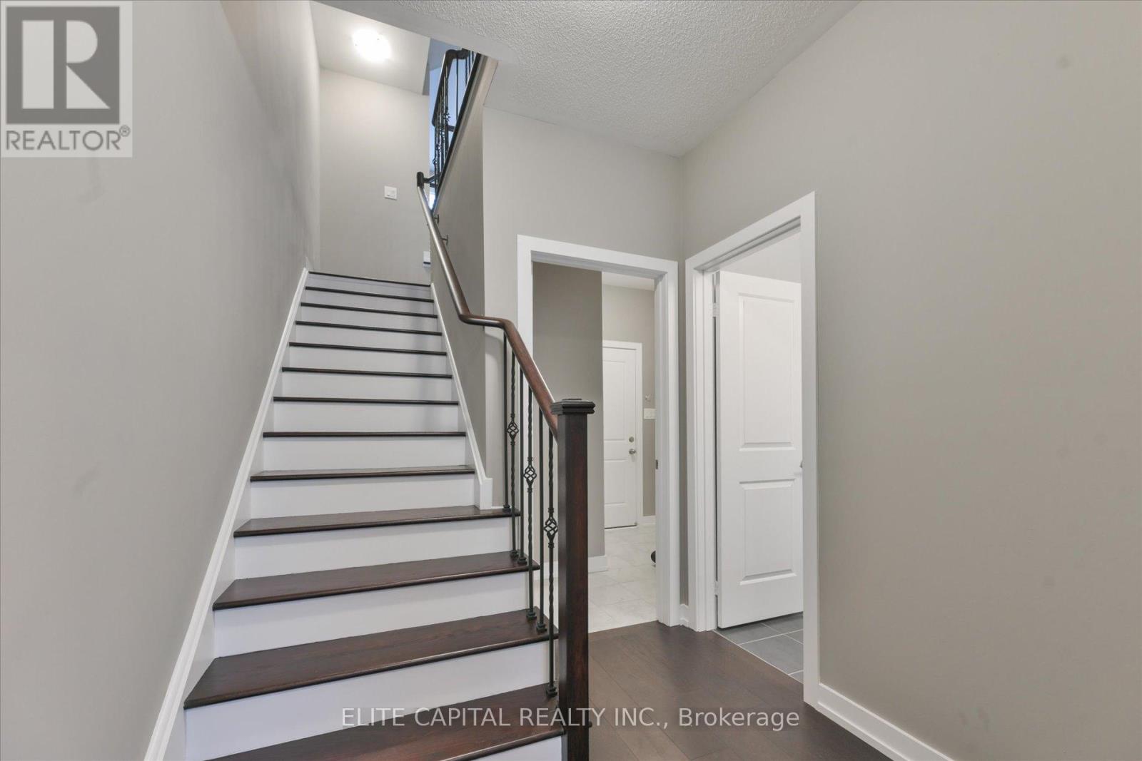 81 Stauffer Crescent, Markham, Ontario  L6B 1R1 - Photo 8 - N13074036