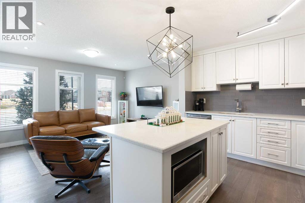 4104 Windsong Boulevard SW, Airdrie, Alberta  T4B 4A2 - Photo 3 - A2289678