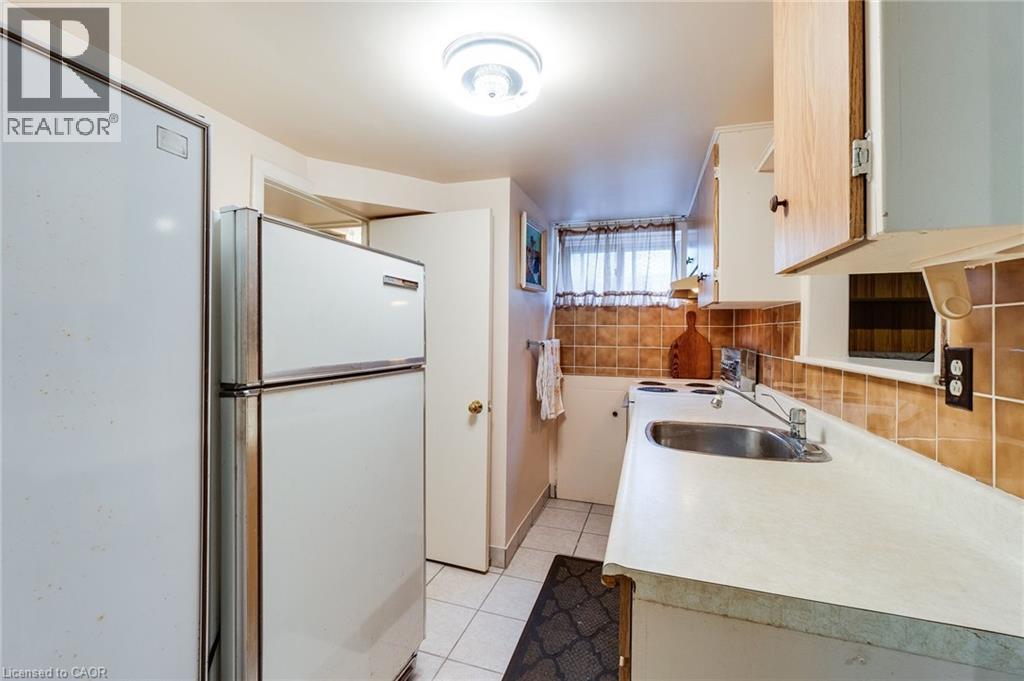 11 Sandra Court, Hamilton, Ontario  L8T 1Z7 - Photo 37 - 40826229