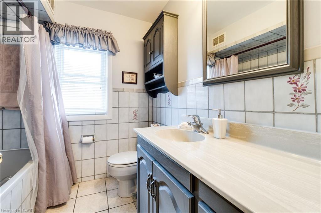 11 Sandra Court, Hamilton, Ontario  L8T 1Z7 - Photo 23 - 40826229