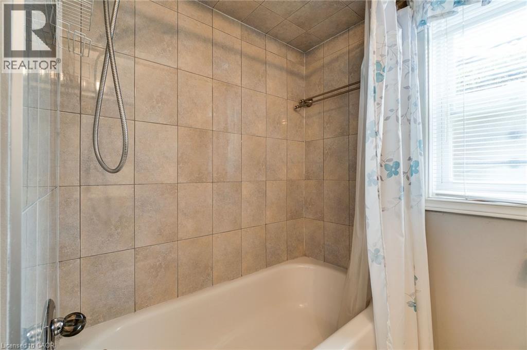 11 Sandra Court, Hamilton, Ontario  L8T 1Z7 - Photo 30 - 40826229