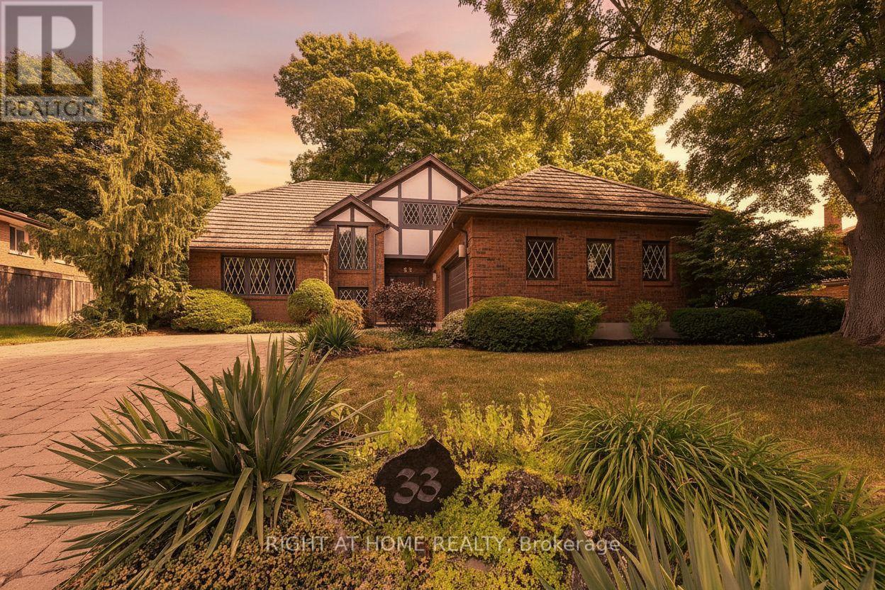 33 WALNUT DRIVE, Guelph, Ontario