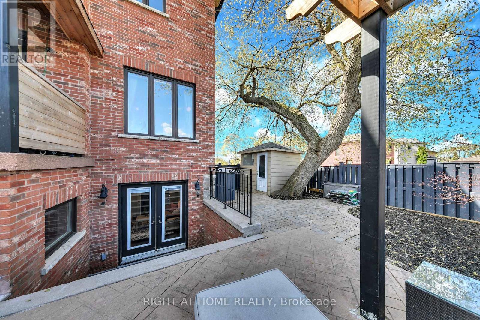 204 Maple Leaf Drive, Toronto, Ontario  M6L 1P1 - Photo 38 - W13071312