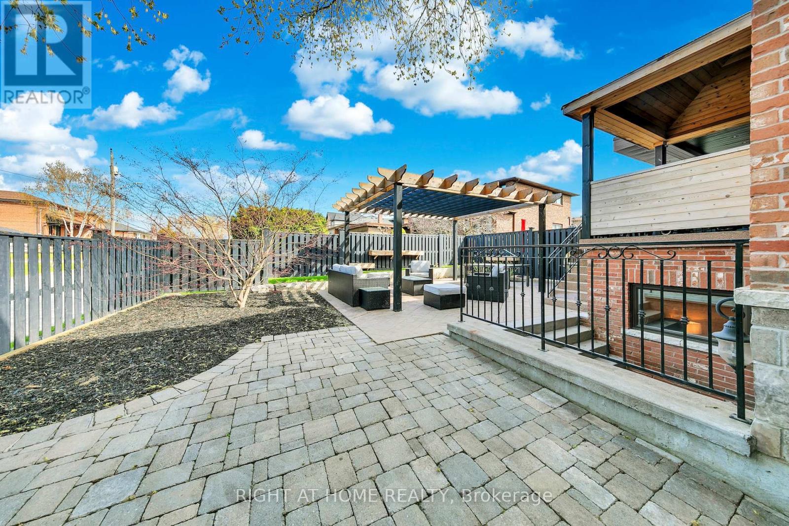 204 Maple Leaf Drive, Toronto, Ontario  M6L 1P1 - Photo 39 - W13071312