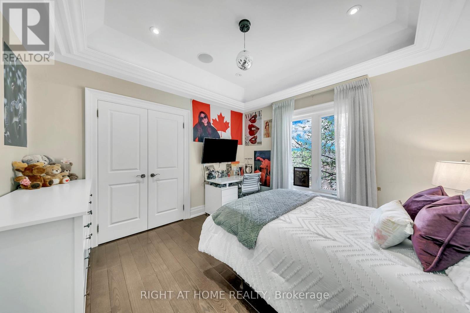 204 Maple Leaf Drive, Toronto, Ontario  M6L 1P1 - Photo 26 - W13071312