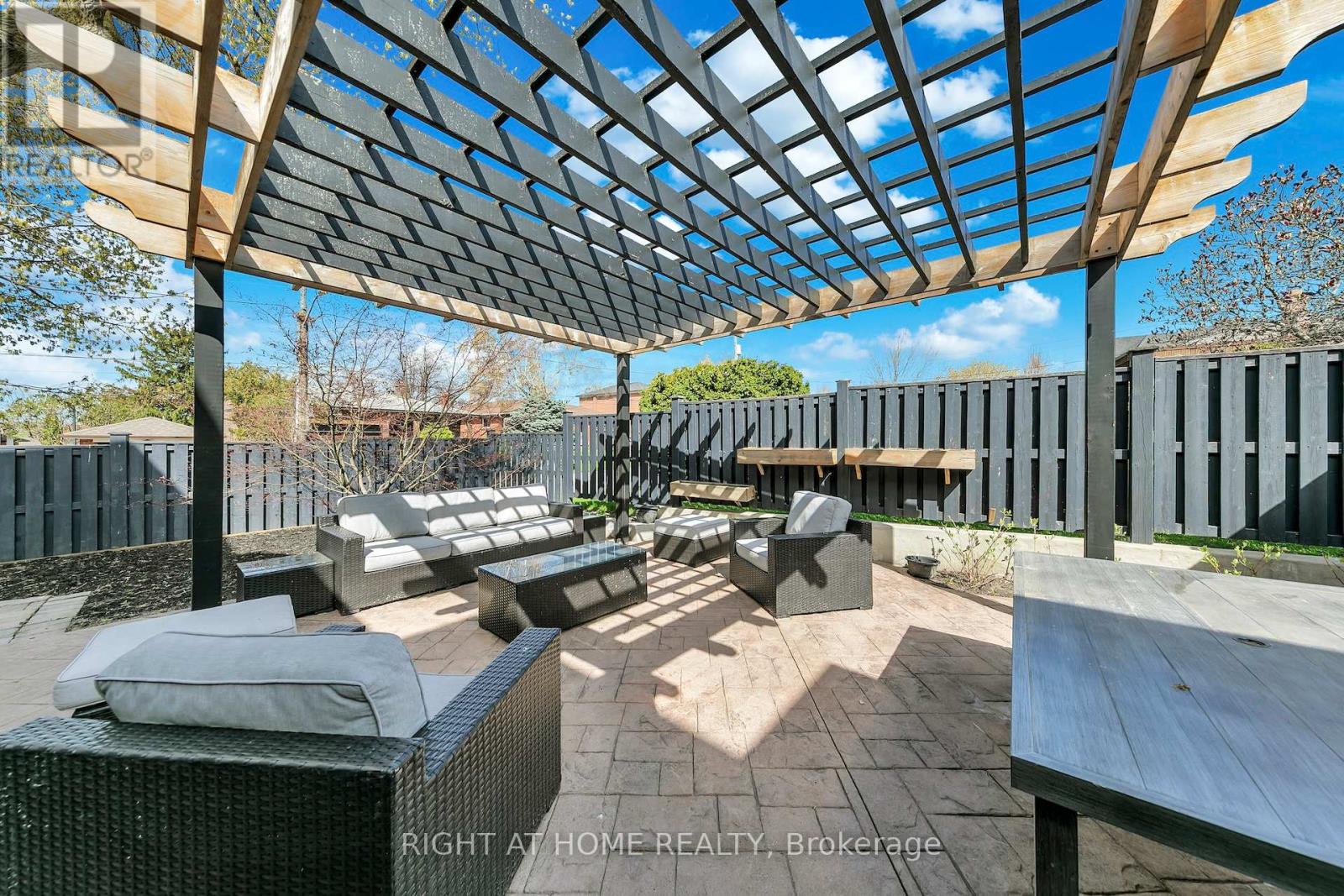204 Maple Leaf Drive, Toronto, Ontario  M6L 1P1 - Photo 37 - W13071312