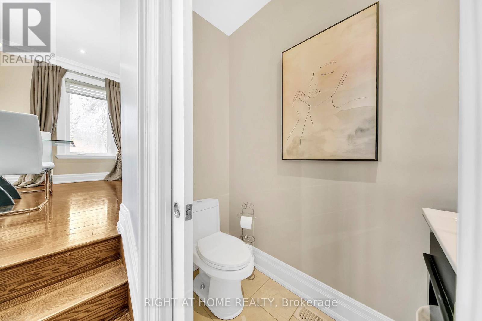 204 Maple Leaf Drive, Toronto, Ontario  M6L 1P1 - Photo 18 - W13071312