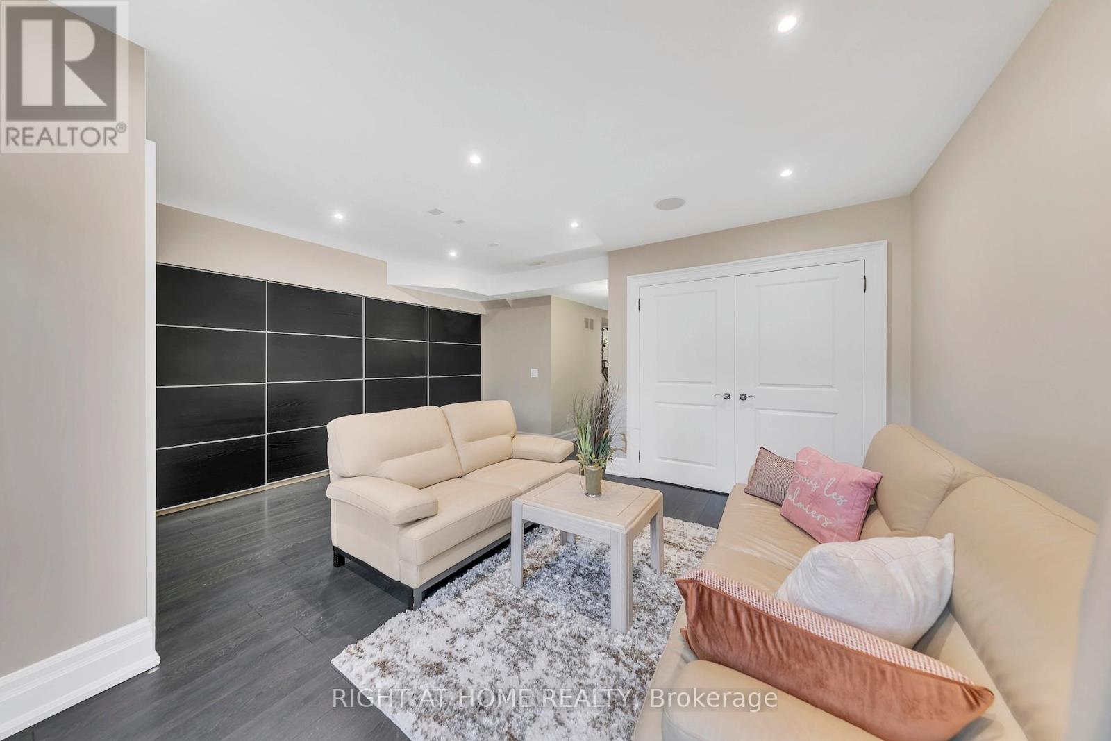 204 Maple Leaf Drive, Toronto, Ontario  M6L 1P1 - Photo 42 - W13071312