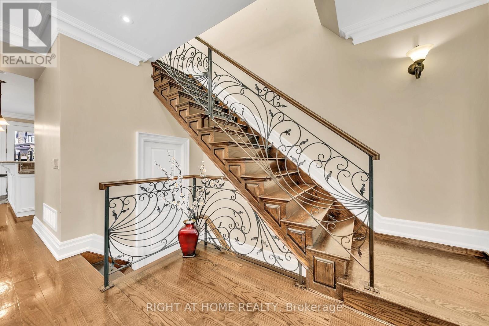 204 Maple Leaf Drive, Toronto, Ontario  M6L 1P1 - Photo 19 - W13071312