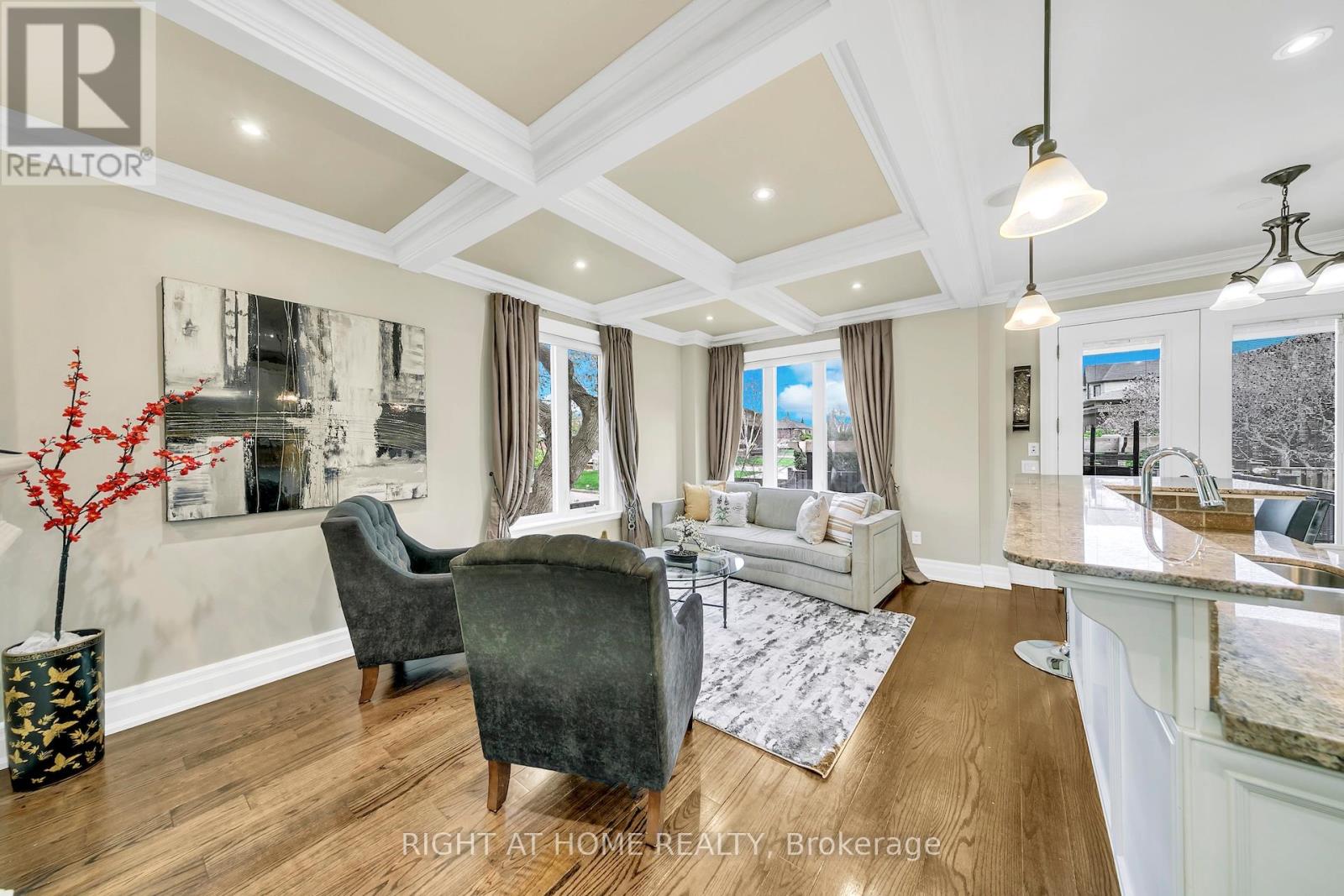 204 Maple Leaf Drive, Toronto, Ontario  M6L 1P1 - Photo 8 - W13071312