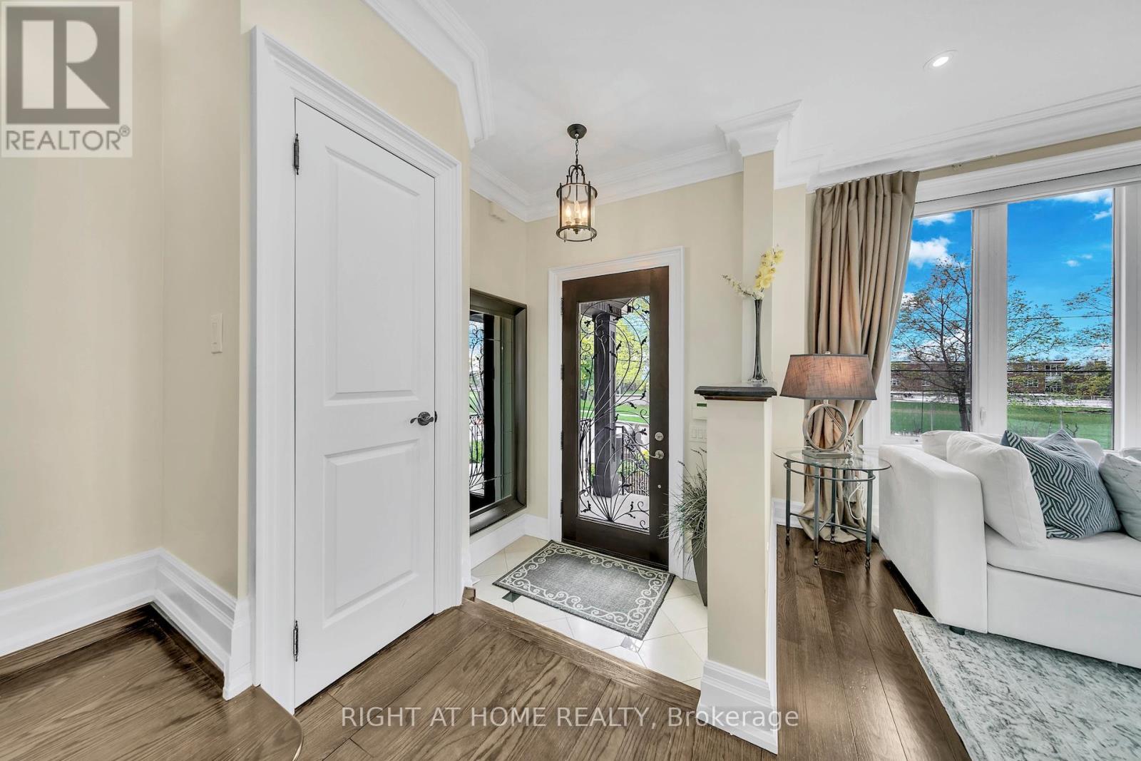 204 Maple Leaf Drive, Toronto, Ontario  M6L 1P1 - Photo 20 - W13071312