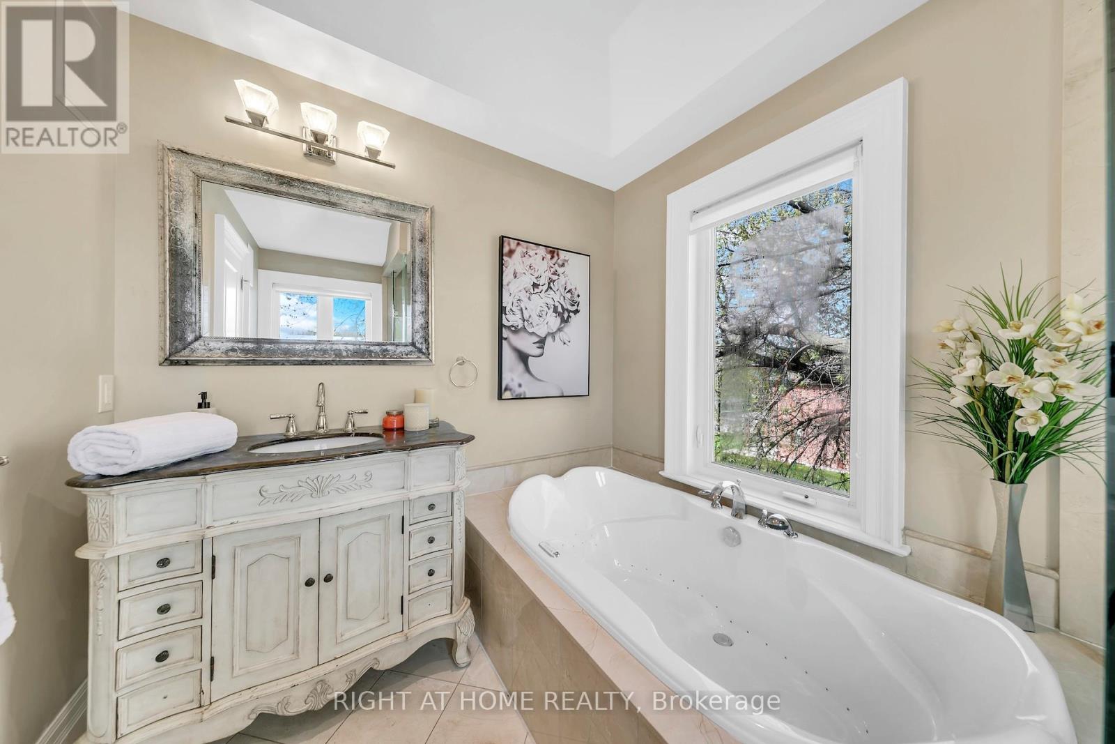 204 Maple Leaf Drive, Toronto, Ontario  M6L 1P1 - Photo 34 - W13071312