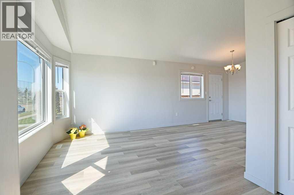 1712 2 Avenue E, Brooks, Alberta  T1R 1K3 - Photo 3 - A2306526