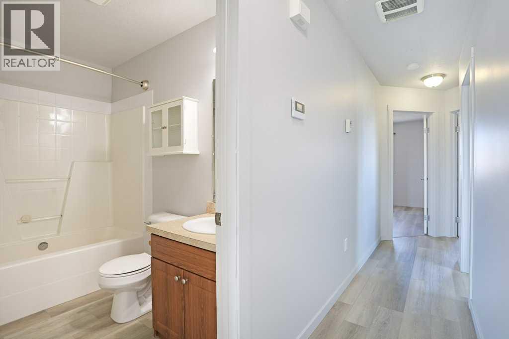 1712 2 Avenue E, Brooks, Alberta  T1R 1K3 - Photo 13 - A2306526