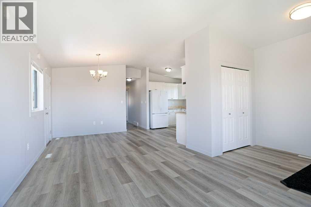 1712 2 Avenue E, Brooks, Alberta  T1R 1K3 - Photo 5 - A2306526