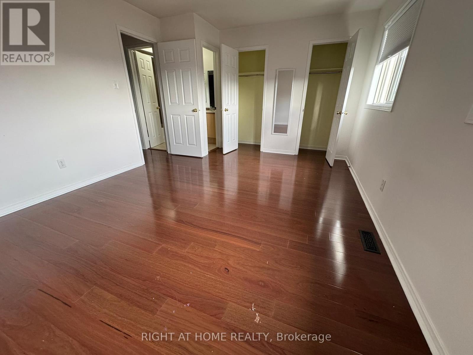 Upper And Main - 830 Avonshire Court, Mississauga, Ontario  L5V 2P2 - Photo 14 - W13073870