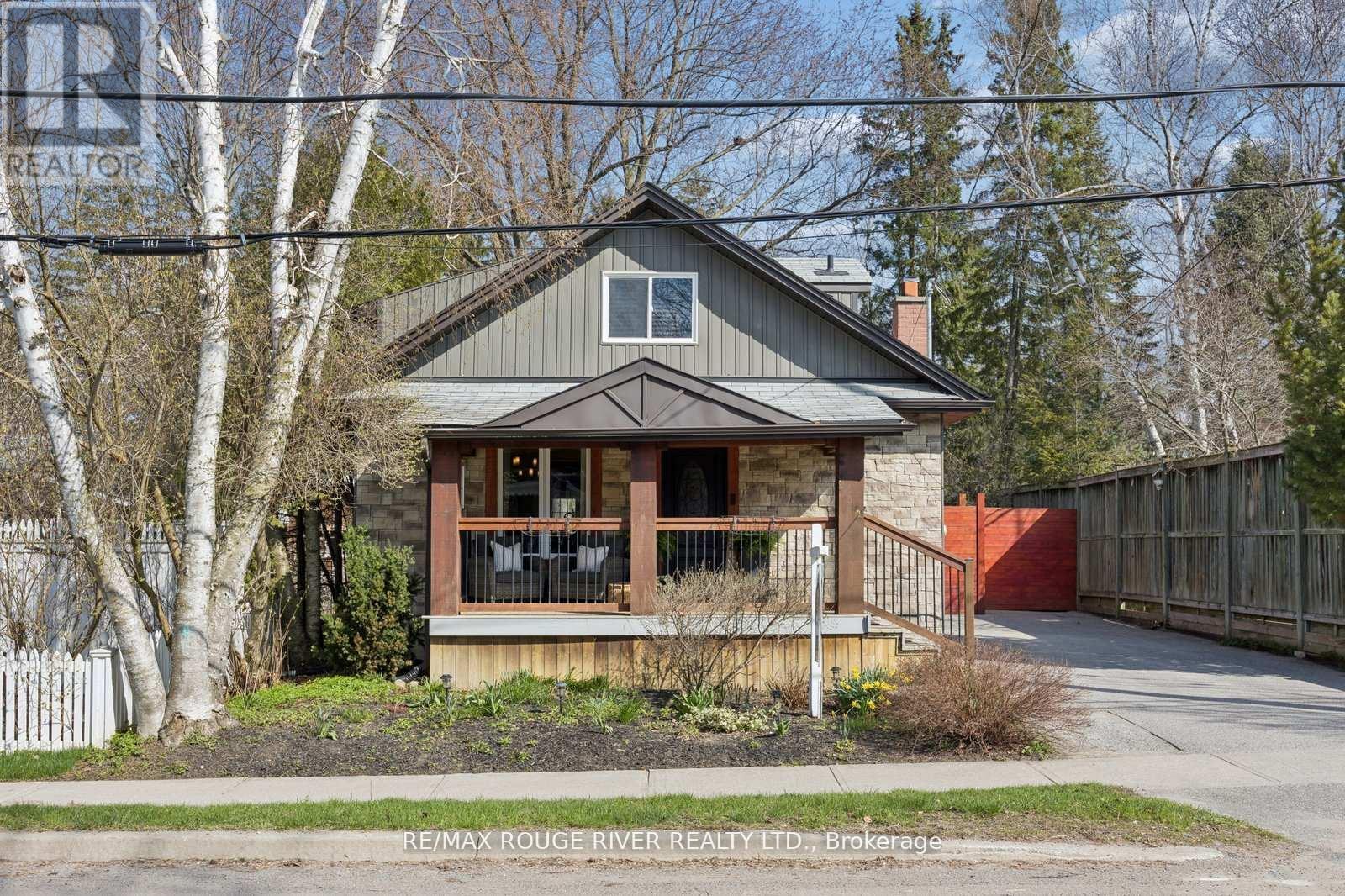28 COLUMBUS ROAD E, Oshawa, Ontario