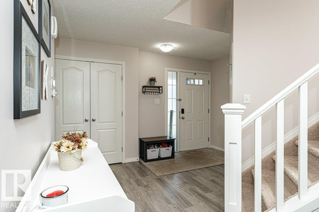 8727 Carson Wy SW, Edmonton, Alberta  T6W 3K8 - Photo 5 - E4478369