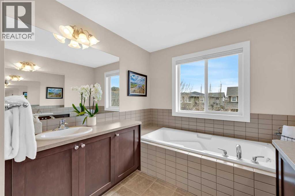 1 Westridge Way, Okotoks, Alberta  T1S 0K1 - Photo 27 - A2305937
