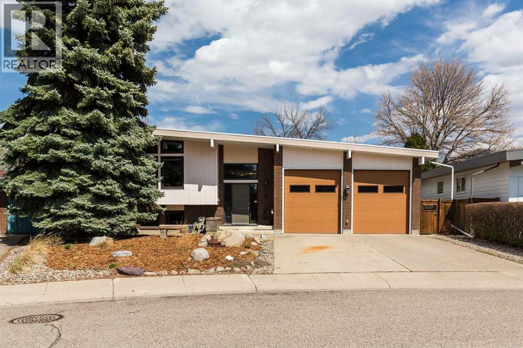 321 Normandy Road S, Lethbridge, Alberta  T1J 3X9 - Photo 1 - A2306776