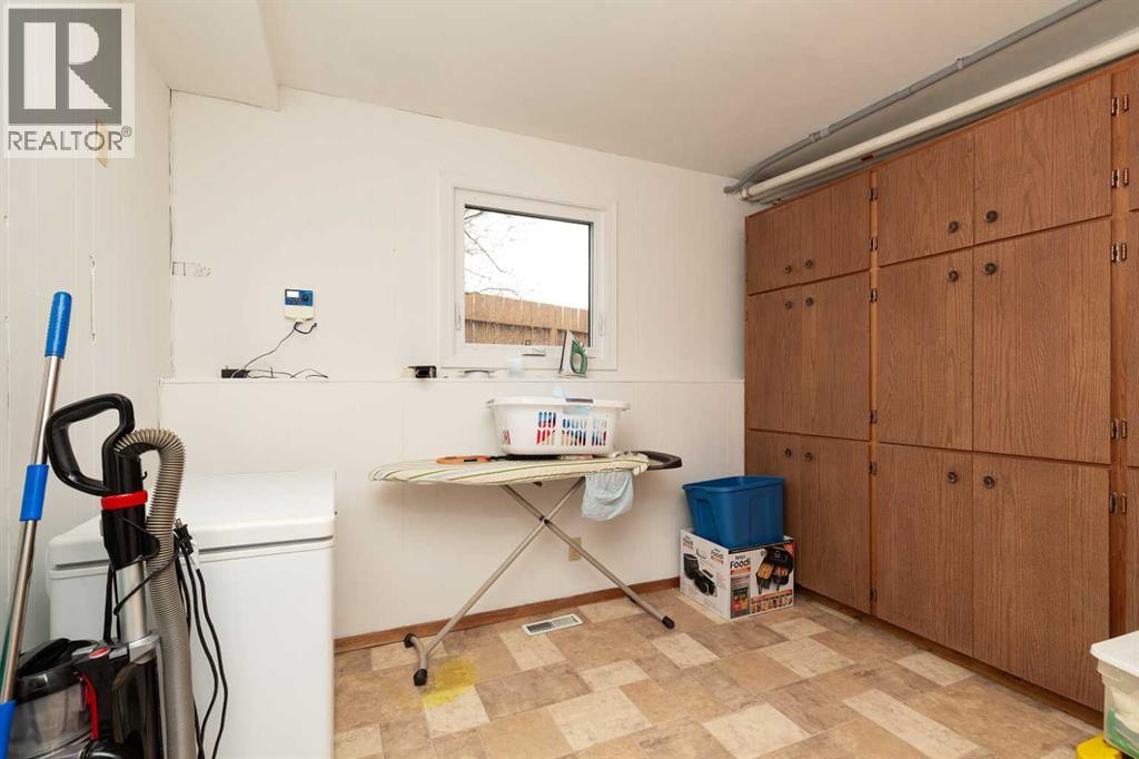 321 Normandy Road S, Lethbridge, Alberta  T1J 3X9 - Photo 28 - A2306776
