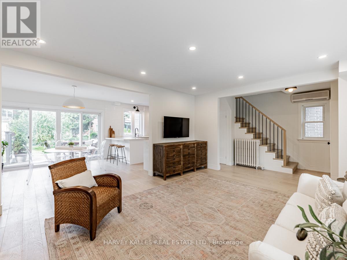 46 Delhi Avenue, Toronto, Ontario  M5M 3B7 - Photo 12 - C13074172