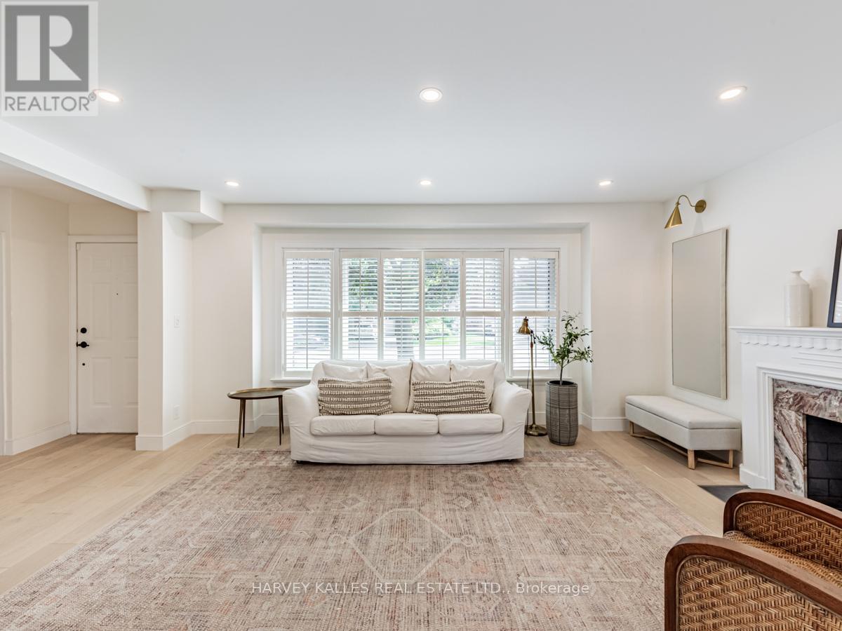 46 Delhi Avenue, Toronto, Ontario  M5M 3B7 - Photo 13 - C13074172