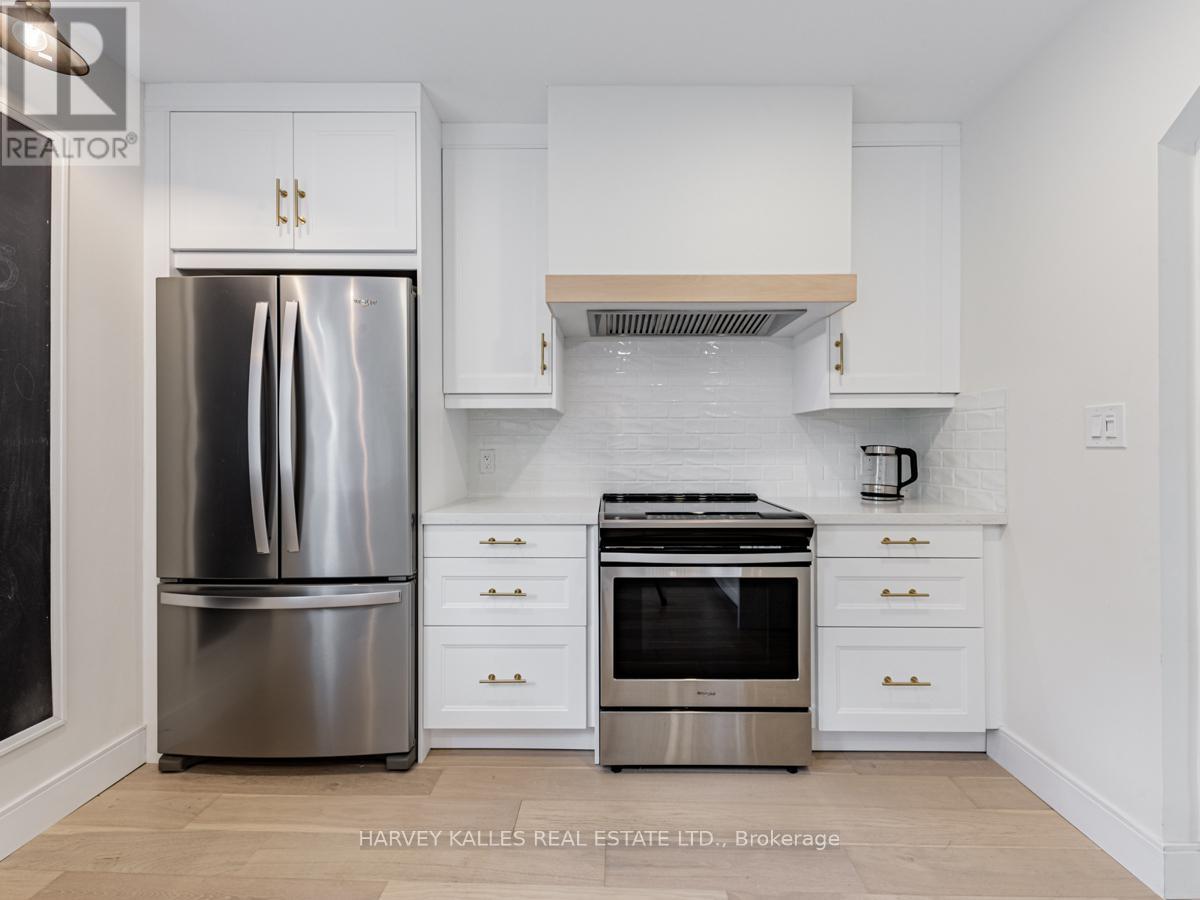 46 Delhi Avenue, Toronto, Ontario  M5M 3B7 - Photo 6 - C13074172