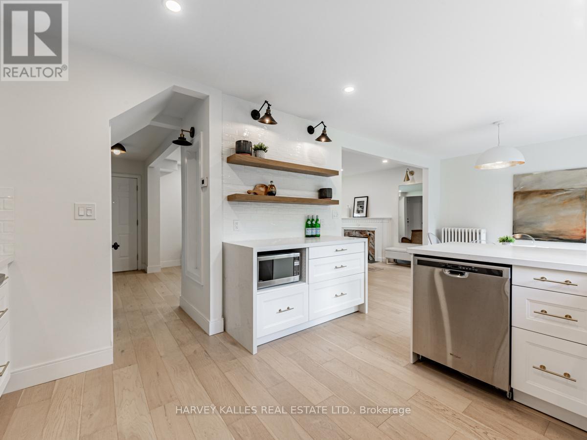 46 Delhi Avenue, Toronto, Ontario  M5M 3B7 - Photo 7 - C13074172