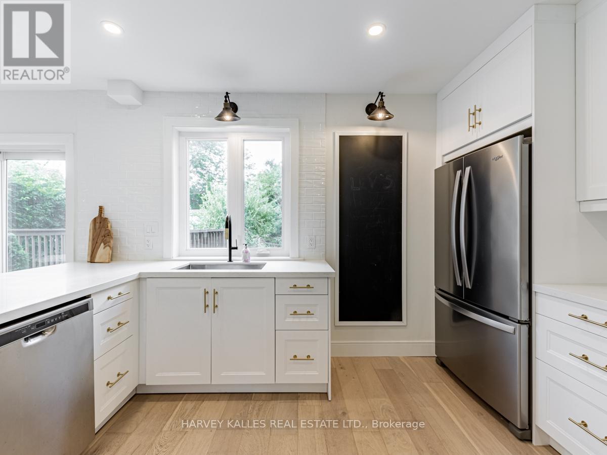 46 Delhi Avenue, Toronto, Ontario  M5M 3B7 - Photo 8 - C13074172