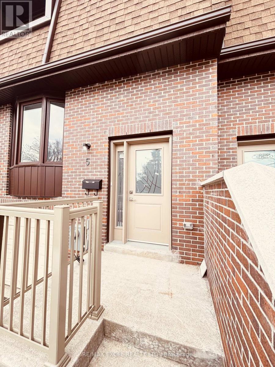 5 - 11 Plaisance Road, Richmond Hill, Ontario  L4C 5H1 - Photo 5 - N13058588