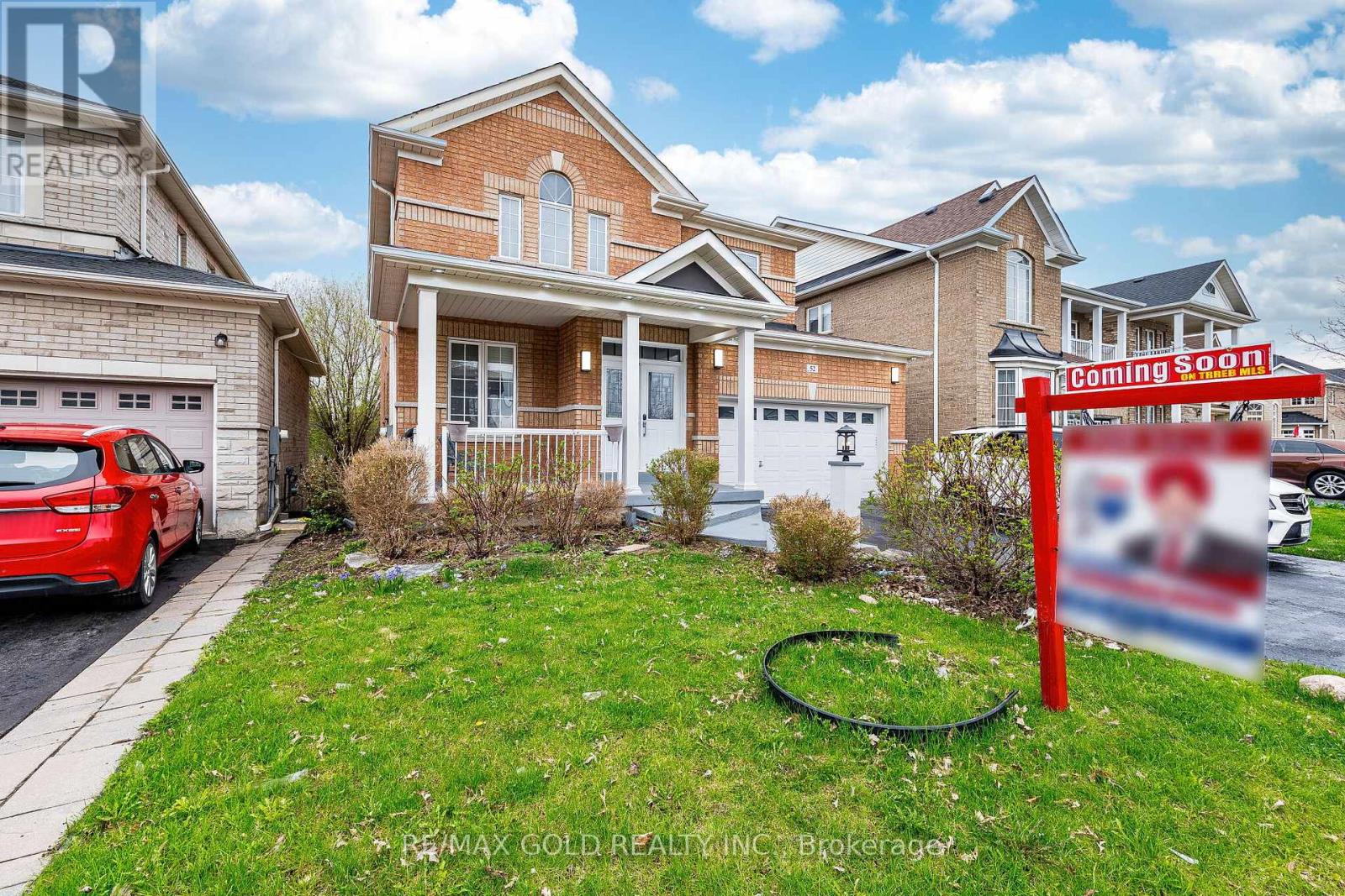 52 Moldovan Drive, Brampton, Ontario  L6R 0E4 - Photo 5 - W13069896