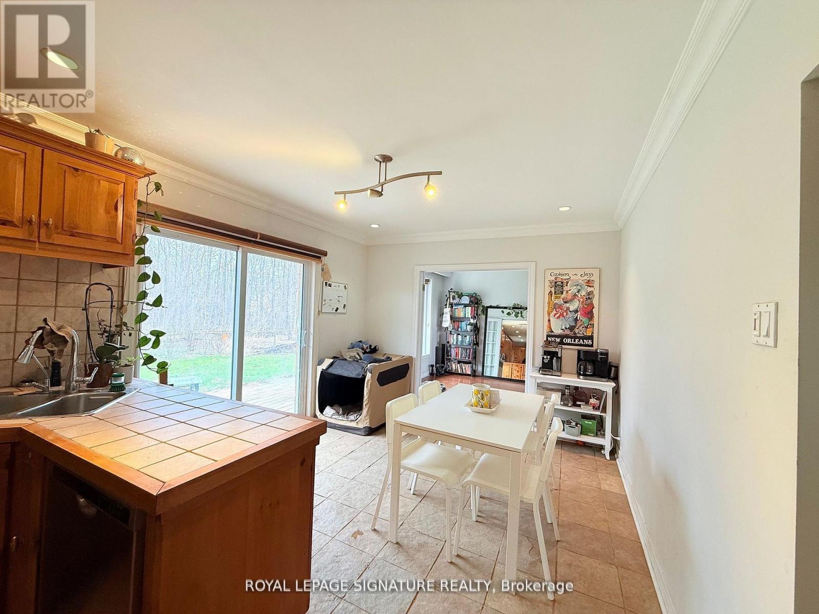 38 Burnhamthorpe Road W, Oakville, Ontario  L6M 4K4 - Photo 6 - W13060146