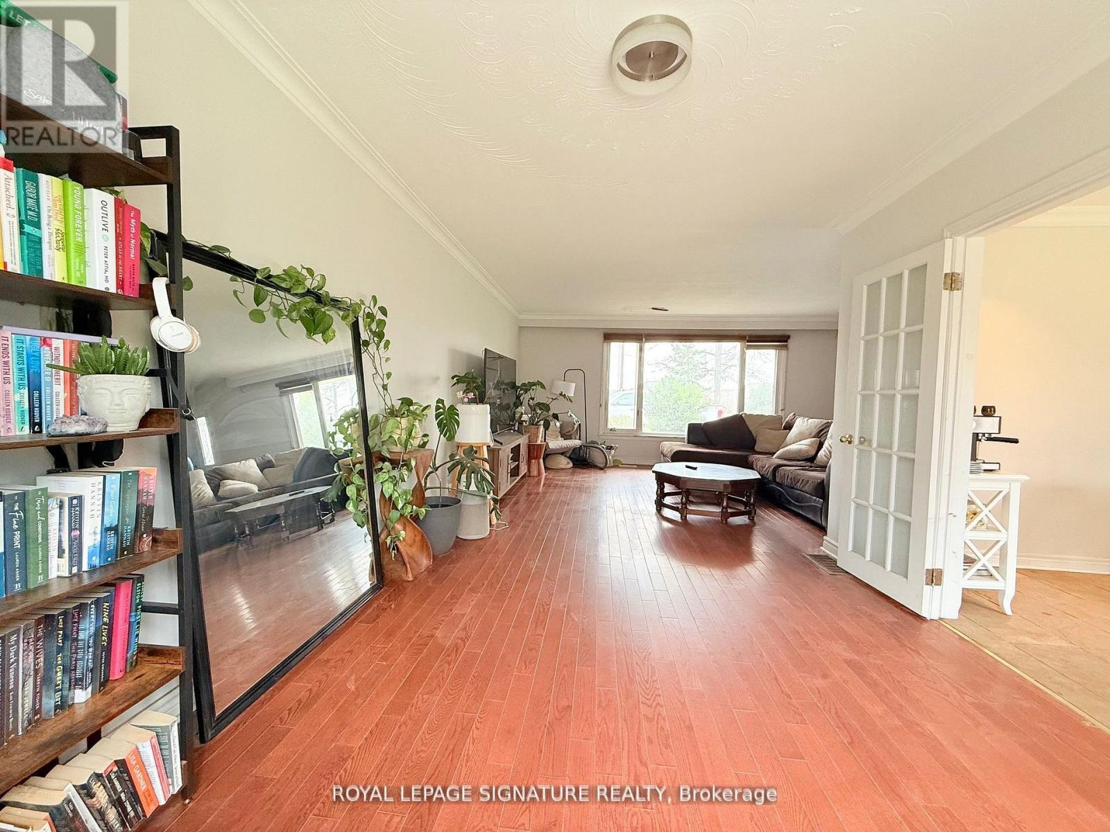 38 Burnhamthorpe Road W, Oakville, Ontario  L6M 4K4 - Photo 7 - W13060146