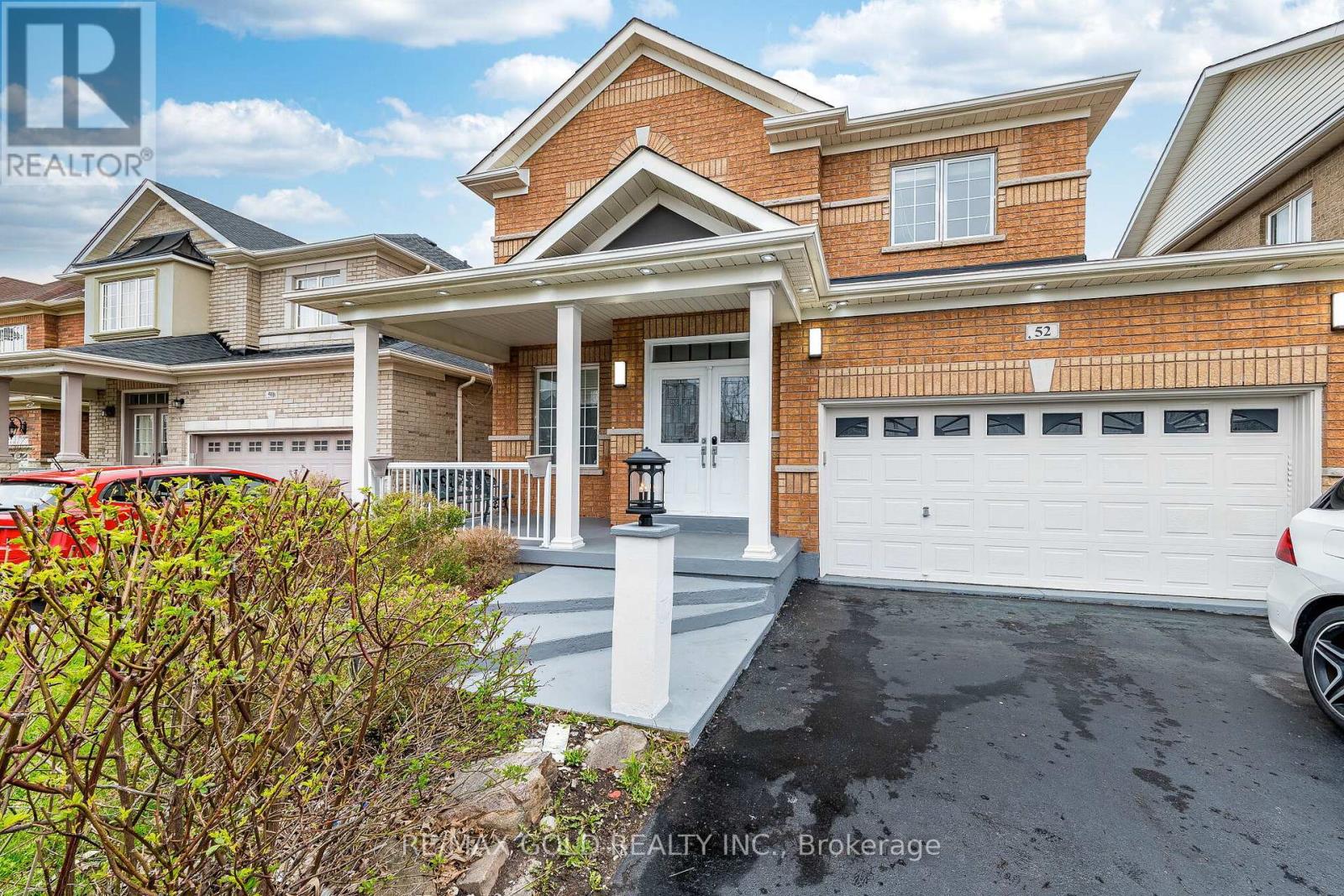 52 Moldovan Drive, Brampton, Ontario  L6R 0E4 - Photo 3 - W13069896