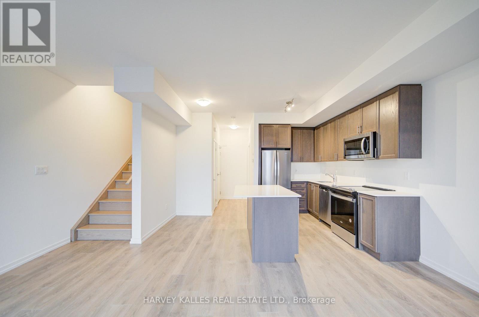 11 - 18 Lytham Green Circle, Newmarket, Ontario  L3Y 0H4 - Photo 16 - N13074198