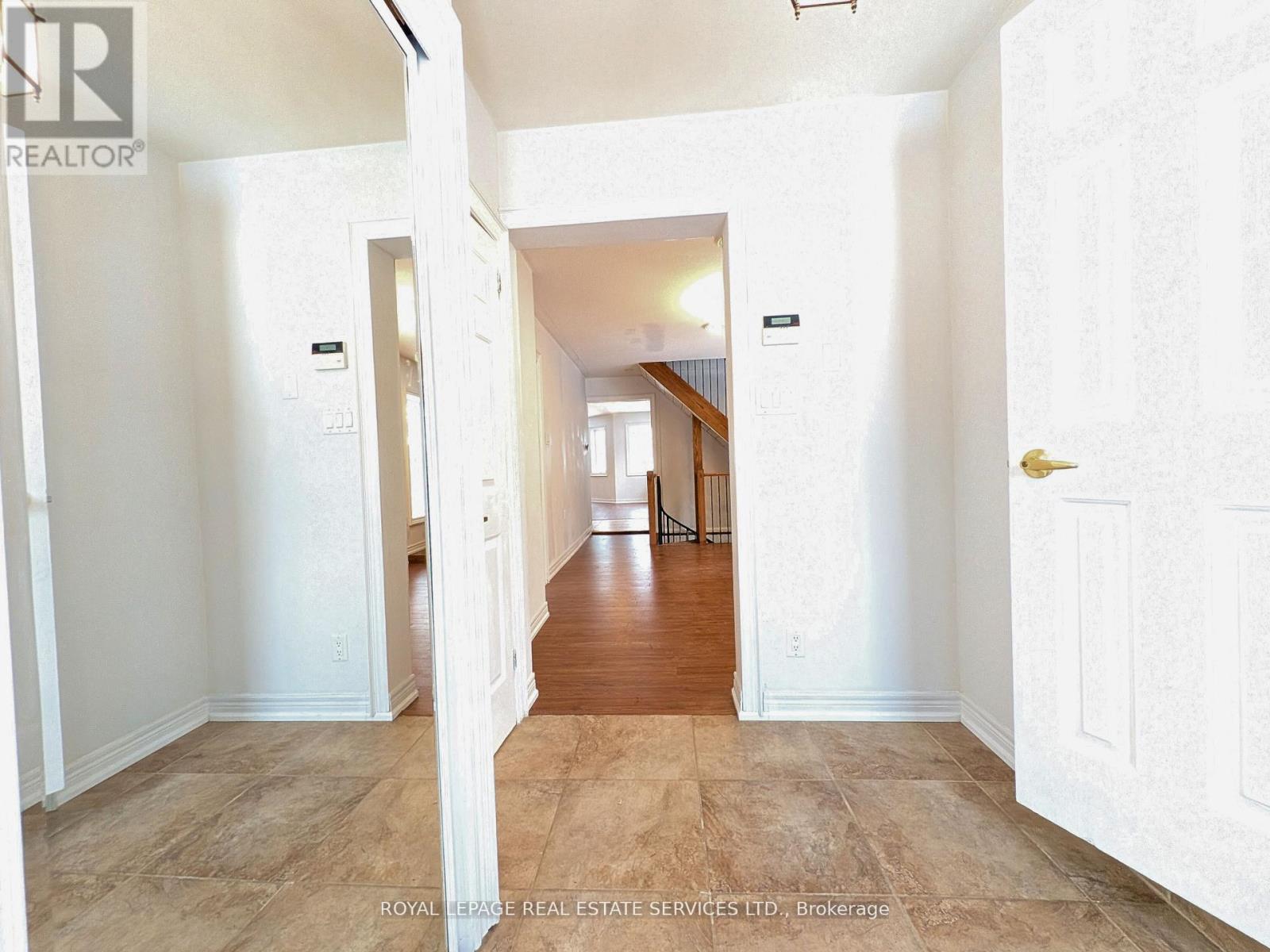 20 Holgate Street, Barrie (Allandale), Ontario  L4N 2T5 - Photo 2 - S13074178