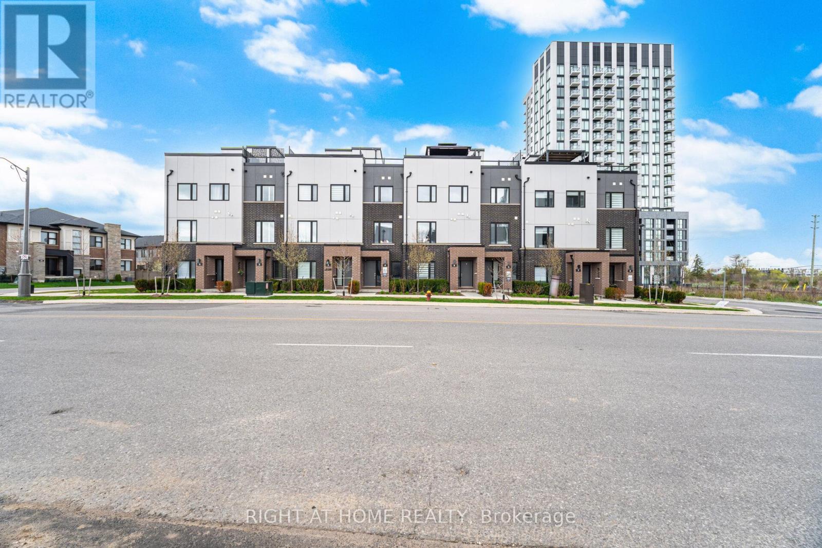 6 - 348 Wheat Boom Drive, Oakville, Ontario  L6H 3V6 - Photo 4 - W13074130