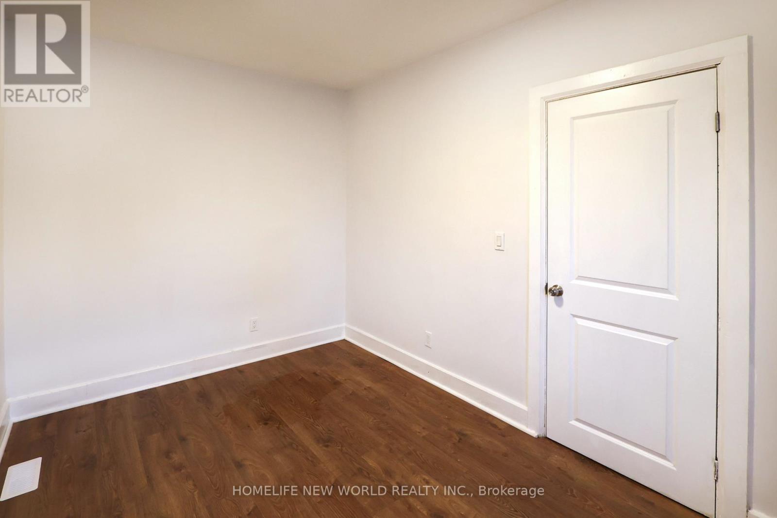 32 Pendeen Avenue, Toronto, Ontario  M6N 2P3 - Photo 11 - W13074142