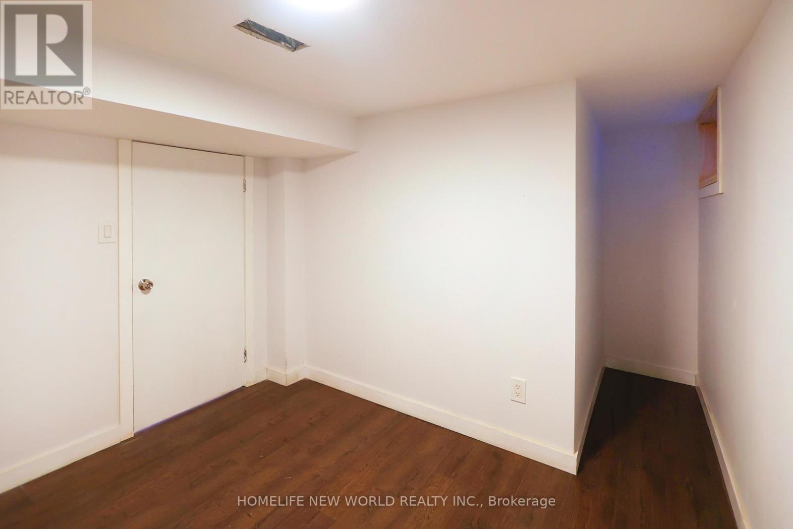 32 Pendeen Avenue, Toronto, Ontario  M6N 2P3 - Photo 16 - W13074142