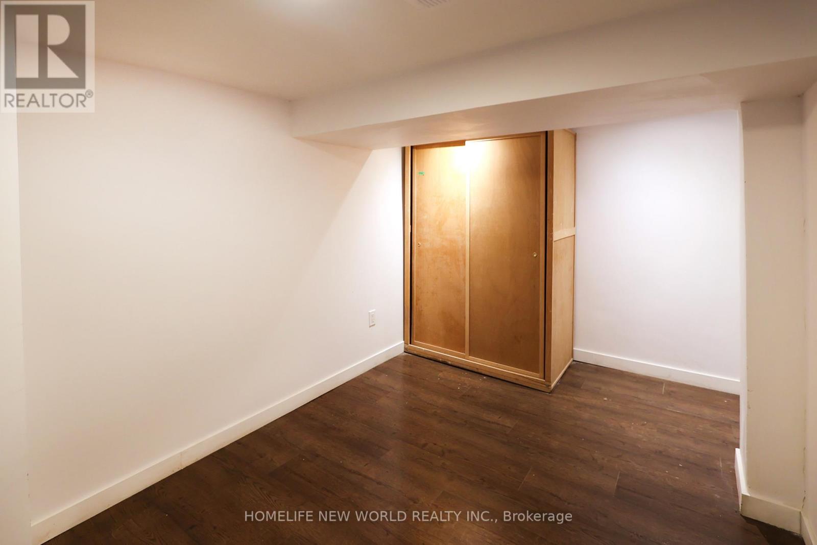 32 Pendeen Avenue, Toronto, Ontario  M6N 2P3 - Photo 17 - W13074142