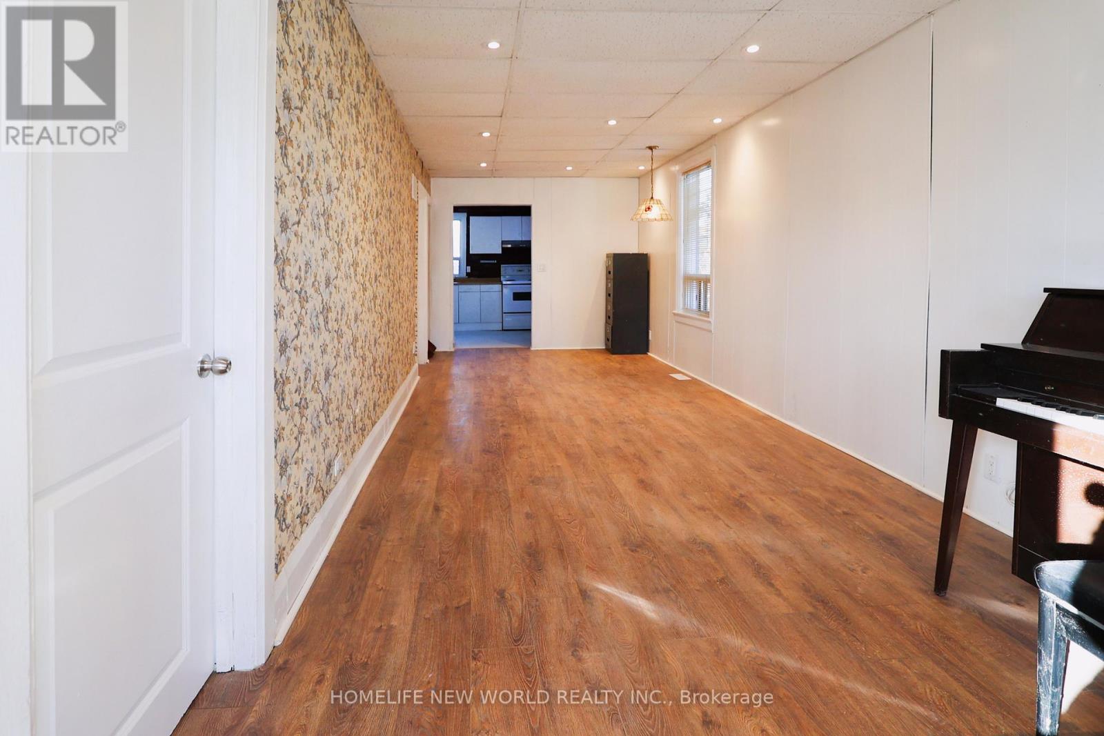 32 Pendeen Avenue, Toronto, Ontario  M6N 2P3 - Photo 41 - W13074142