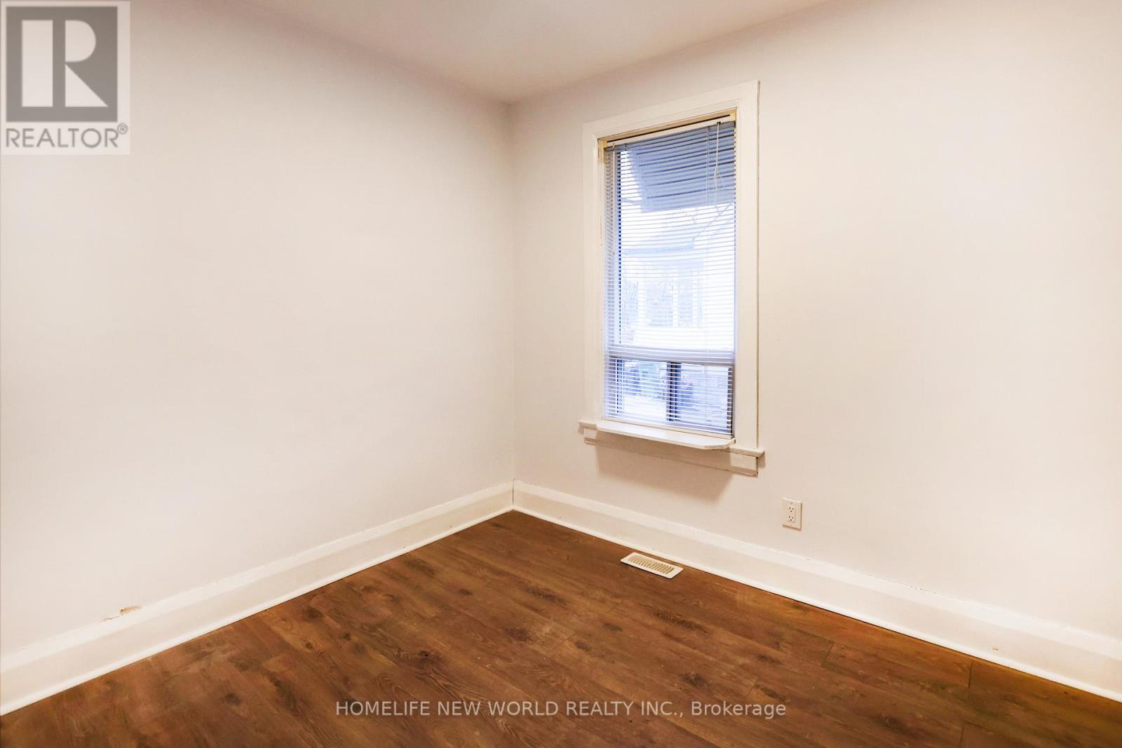 32 Pendeen Avenue, Toronto, Ontario  M6N 2P3 - Photo 6 - W13074142